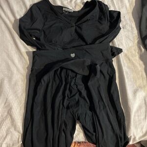 Forever 21 Athletic Set Bundle of 2 Crop Top & Pants Size Medium